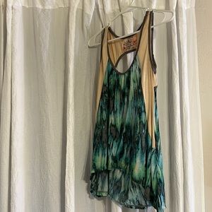 Flowy tank with key hole scoop low cut back